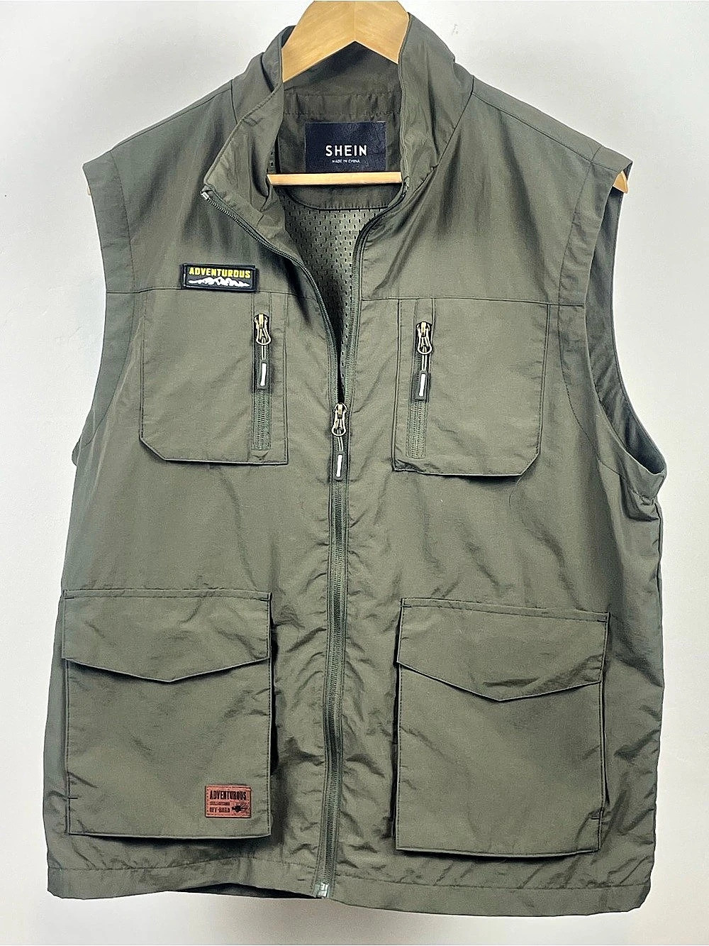 ✨ FREE WITH PURCHASE ✨ SHEIN Olive Green Utility Cargo Vest (L?)